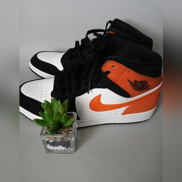 Nike Air Jordan 1 Mid \'Shattered Backboard\' Shoes Men Black  orange White main image 7